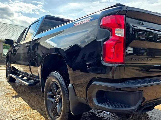 Photo of 2021 Black Chevrolet Silverado 1500