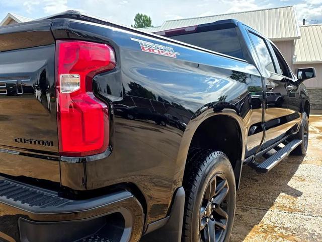 Photo of 2021 Black Chevrolet Silverado 1500
