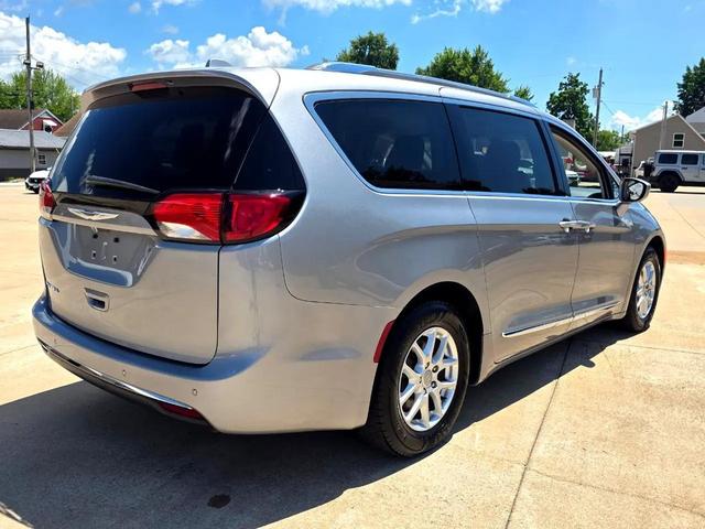 Photo of 2020 Billet Silver Metallic Clearcoat Chrysler Pacifica