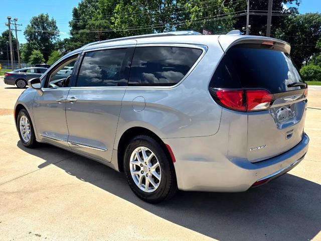 Photo of 2020 Billet Silver Metallic Clearcoat Chrysler Pacifica