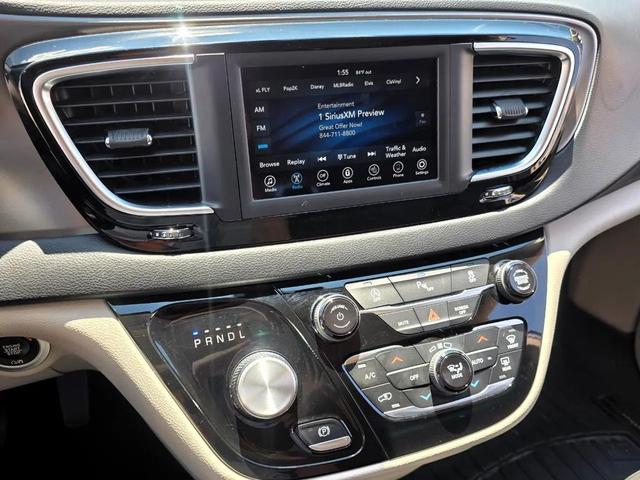 Photo of 2020 Billet Silver Metallic Clearcoat Chrysler Pacifica
