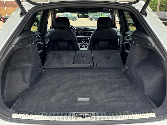 Photo of 2024 White Audi Q3