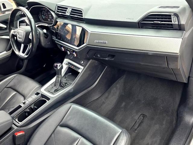 Photo of 2024 White Audi Q3