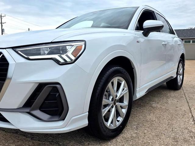 Photo of 2024 White Audi Q3