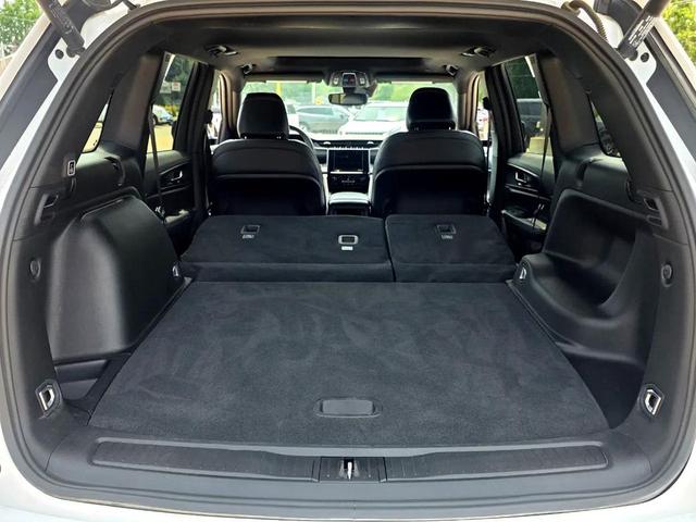 Photo of 2024 Bright White Clearcoat Jeep Grand Cherokee