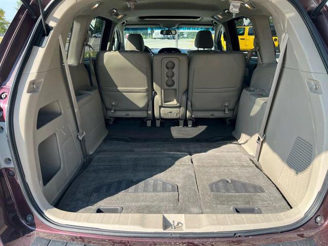 Photo of 2011 Burgundy Honda Odyssey
