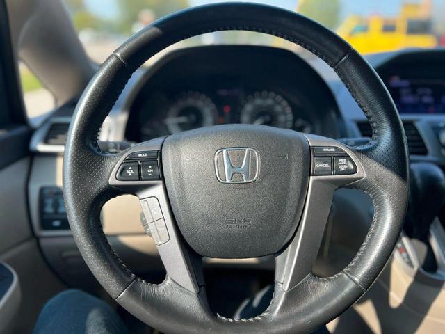 Photo of 2011 Burgundy Honda Odyssey