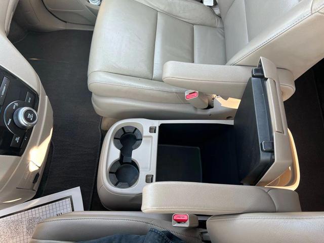 Photo of 2011 Burgundy Honda Odyssey