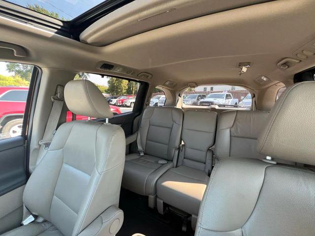 Photo of 2011 Burgundy Honda Odyssey