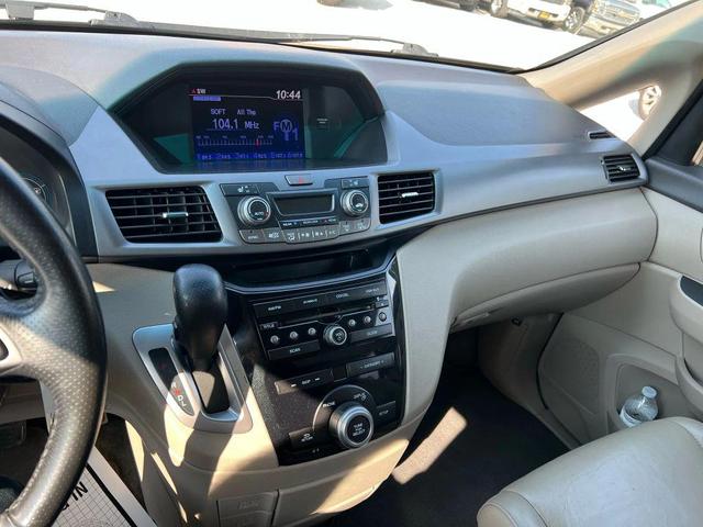 Photo of 2011 Burgundy Honda Odyssey