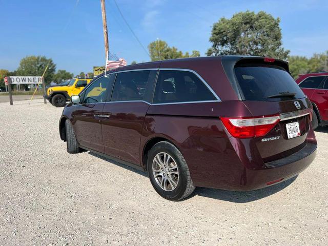 Photo of 2011 Burgundy Honda Odyssey