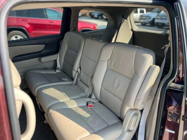 Photo of 2011 Burgundy Honda Odyssey