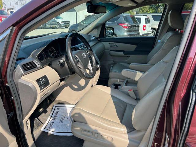 Photo of 2011 Burgundy Honda Odyssey