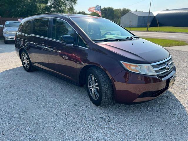 Photo of 2011 Burgundy Honda Odyssey