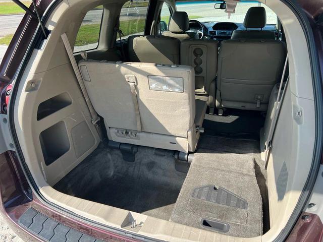 Photo of 2011 Burgundy Honda Odyssey