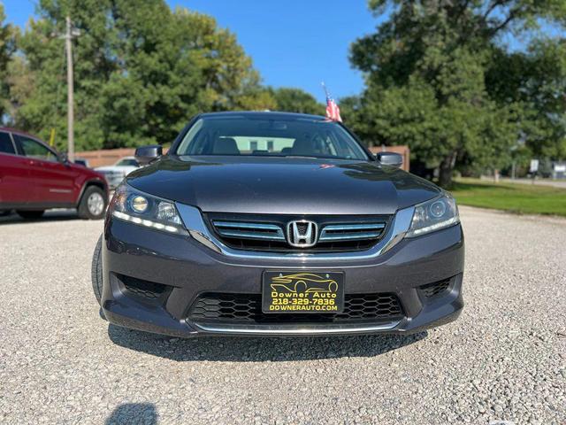 Photo of 2015 Gray Honda Accord Hybrid