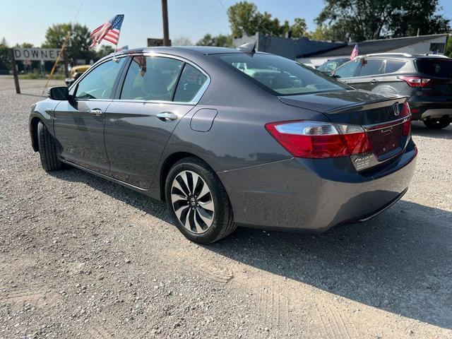 Photo of 2015 Gray Honda Accord Hybrid