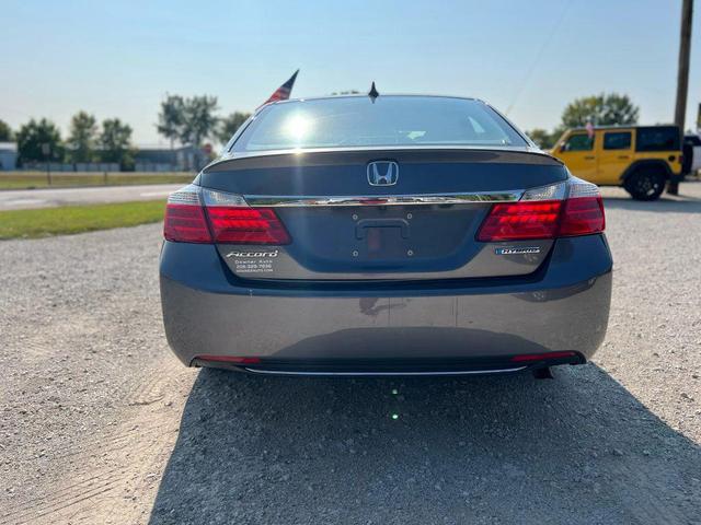 Photo of 2015 Gray Honda Accord Hybrid