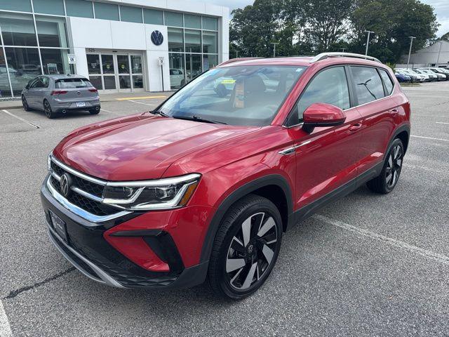 Photo of 2024 Kings Red Metallic Volkswagen Taos