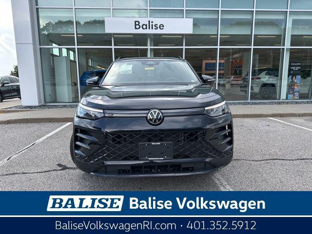Photo of 2025 Deep Black Pearl Volkswagen Tiguan