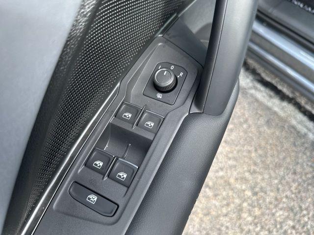 Photo of 2025 Platinum Gray Metallic Volkswagen Tiguan
