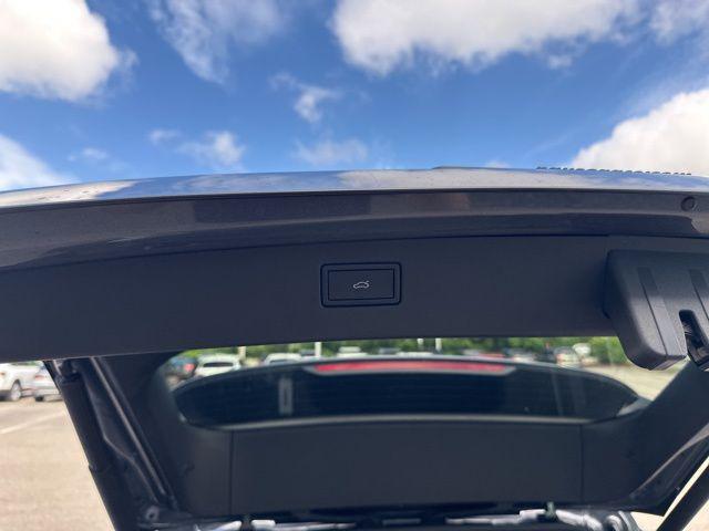 Photo of 2025 Platinum Gray Metallic Volkswagen Tiguan