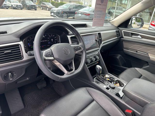 Photo of 2022 Pure White Volkswagen Atlas