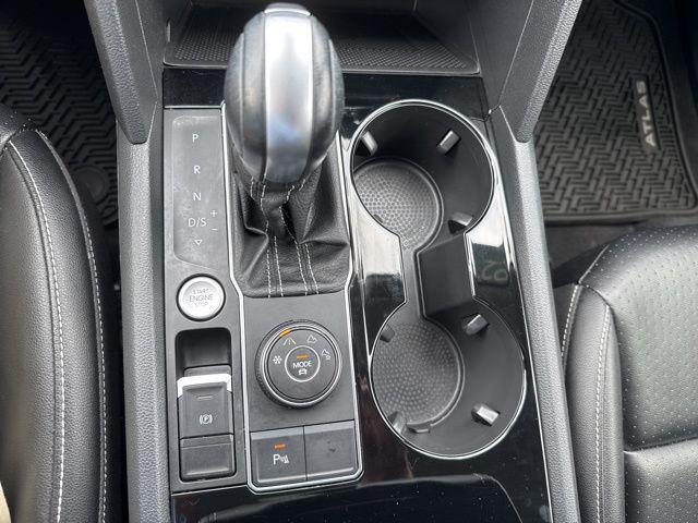 Photo of 2022 Pure White Volkswagen Atlas