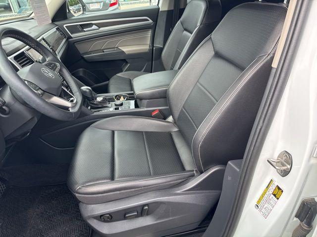 Photo of 2022 Pure White Volkswagen Atlas