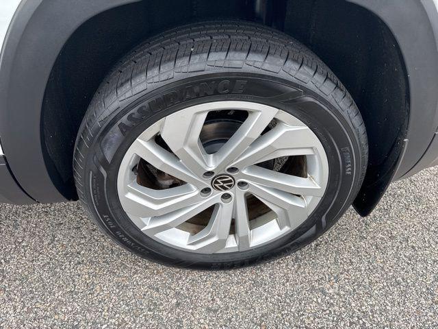 Photo of 2022 Pure White Volkswagen Atlas