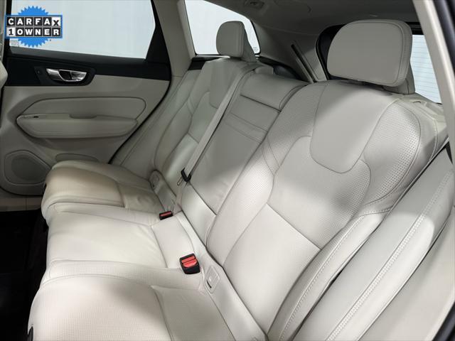 Photo of 2020 Denim Blue Metallic Volvo XC60
