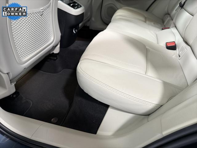 Photo of 2020 Denim Blue Metallic Volvo XC60