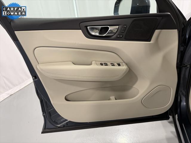 Photo of 2020 Denim Blue Metallic Volvo XC60