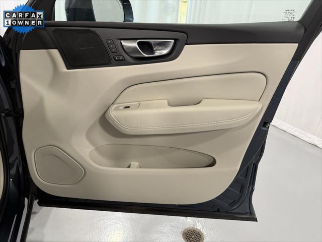 Photo of 2020 Denim Blue Metallic Volvo XC60