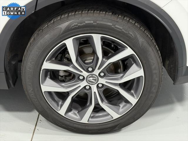 Photo of 2023 Platinum White Pearl Acura MDX