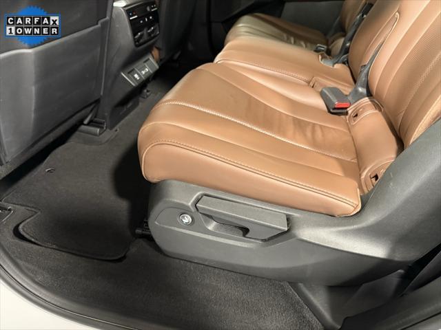 Photo of 2023 Platinum White Pearl Acura MDX