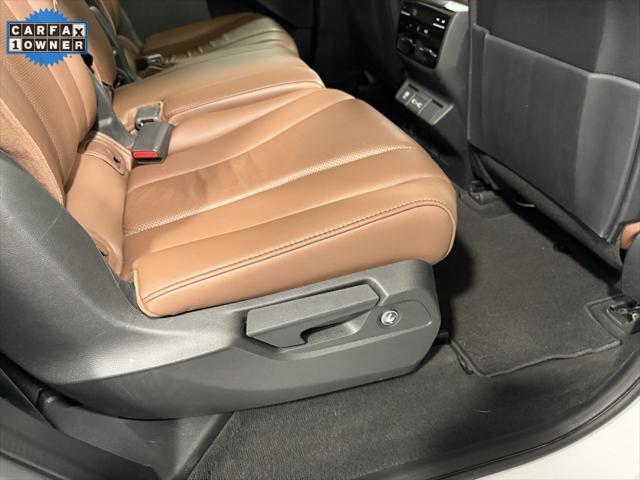 Photo of 2023 Platinum White Pearl Acura MDX