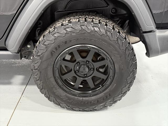 Photo of 2021 Black Clearcoat Jeep Wrangler