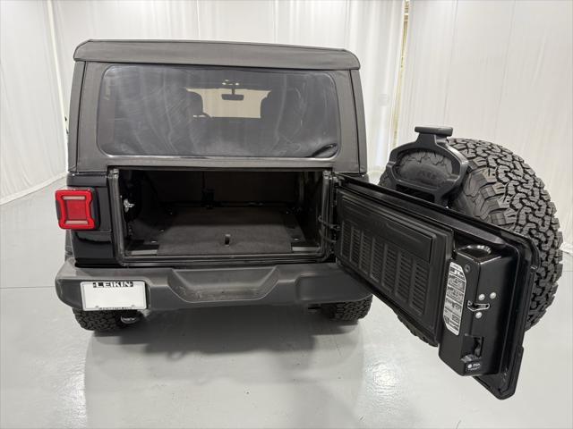 Photo of 2021 Black Clearcoat Jeep Wrangler