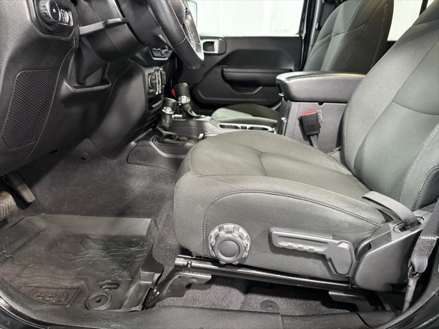 Photo of 2021 Black Clearcoat Jeep Wrangler