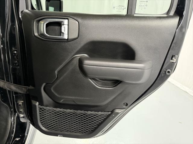 Photo of 2021 Black Clearcoat Jeep Wrangler