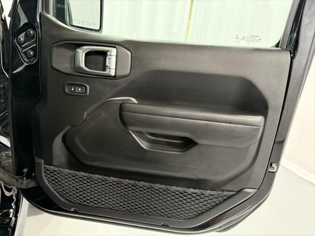 Photo of 2021 Black Clearcoat Jeep Wrangler