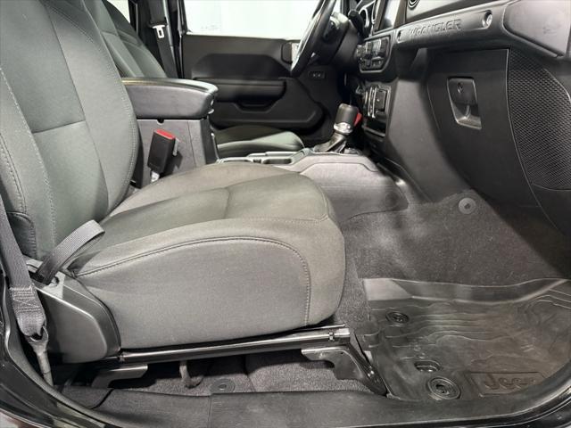 Photo of 2021 Black Clearcoat Jeep Wrangler