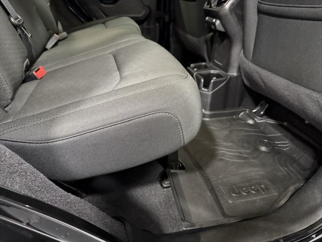 Photo of 2021 Black Clearcoat Jeep Wrangler