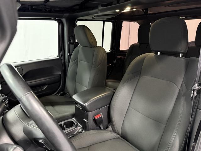Photo of 2021 Black Clearcoat Jeep Wrangler