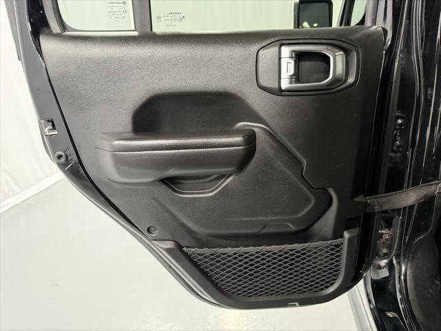 Photo of 2021 Black Clearcoat Jeep Wrangler