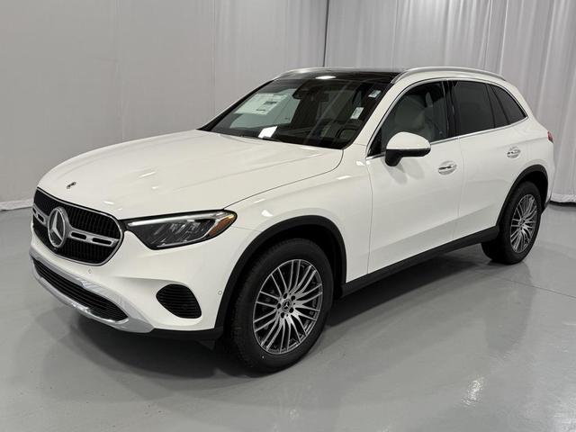 Photo of 2025 Polar White Mercedes-Benz GLC 300