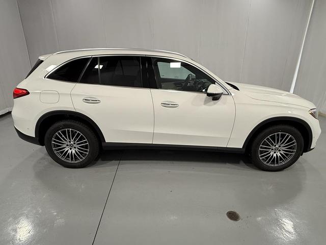 Photo of 2025 Polar White Mercedes-Benz GLC 300