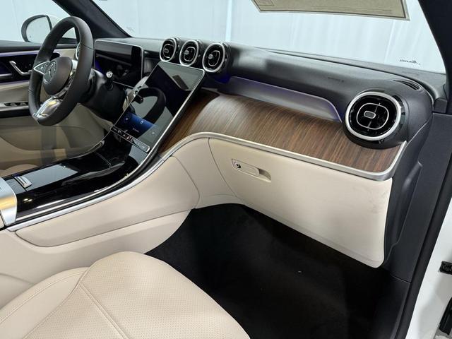 Photo of 2025 Polar White Mercedes-Benz GLC 300