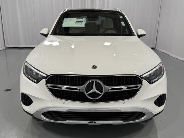 Photo of 2025 Polar White Mercedes-Benz GLC 300